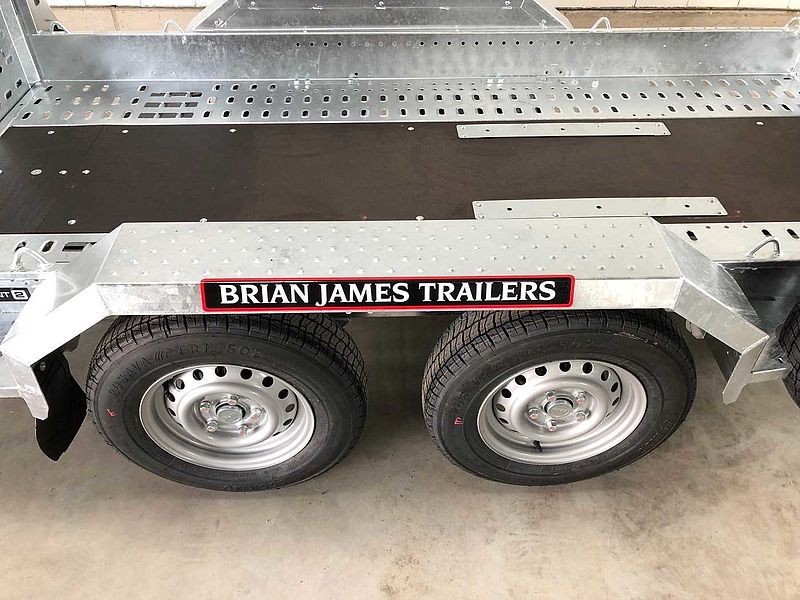 Brian James Cargo Digger Plant 2 Maschinentransporter