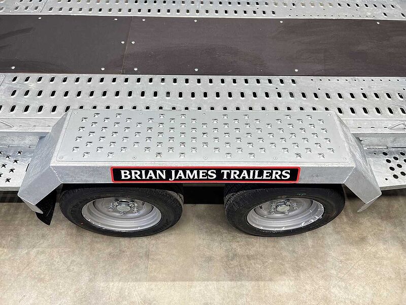 Brian James Cargo Digger Plant 2 Maschinentransporter