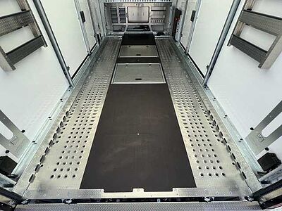 Brian James Race Transporter 5 Autotransporter geschlossen