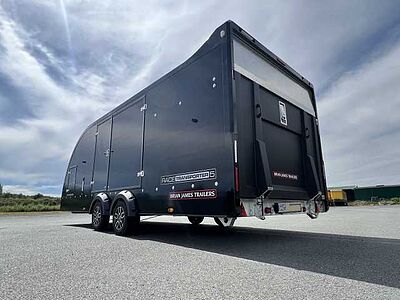 Brian James Race Transporter 5 Autotransporter geschlossen