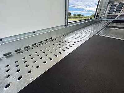 Brian James Race Transporter 5 Autotransporter geschlossen