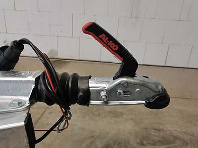 Vezeko Motovan C 18+Box Autotransporter