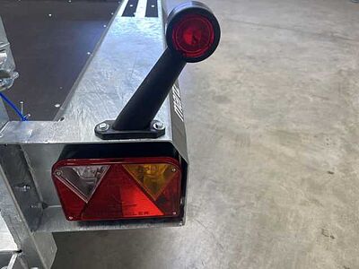 Martz BAU-3 260/2 S 1,8T Maschinentransporter