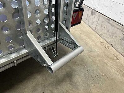 Martz BAU-3 260/2 S 1,8T Maschinentransporter