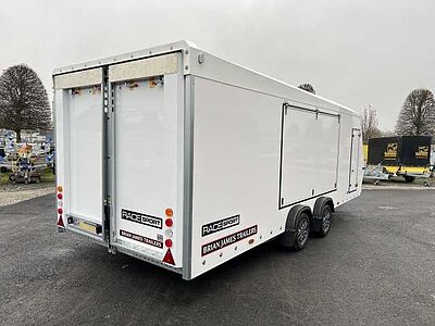 Brian James Race Sport Autotransporter geschlossen