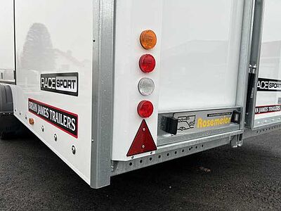 Brian James Race Sport Autotransporter geschlossen