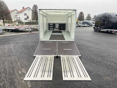 Brian James Race Sport Autotransporter geschlossen