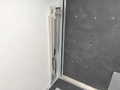 Brian James Race Transporter 7 Autotransporter geschlossen