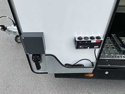 Brian James Race Transporter 7 Autotransporter geschlossen