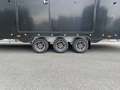 Brian James Race Transporter 7 Autotransporter geschlossen