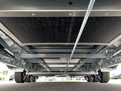 Brian James Race Transporter 7 Autotransporter geschlossen