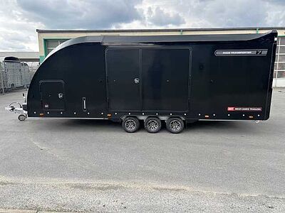 Brian James Race Transporter 7 Autotransporter geschlossen