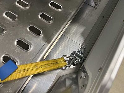 Cheval Liberte Debon C2000 Roadster ALF Autotransporter geschlossen