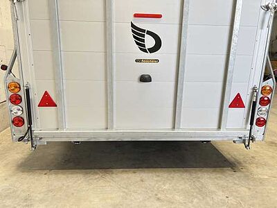 Cheval Liberte Debon C1000 Roadster Autotransporter geschlossen