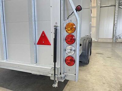 Cheval Liberte Debon C1000 Roadster Autotransporter geschlossen