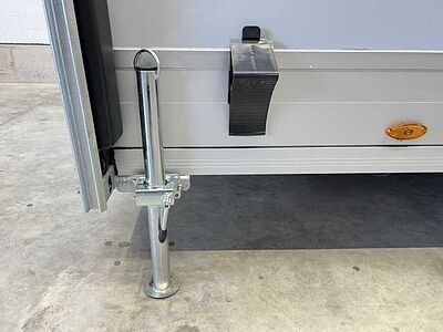 Cheval Liberte Debon C1000 Roadster Autotransporter geschlossen