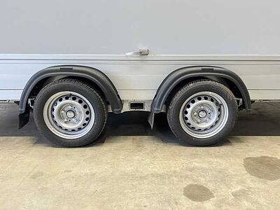 Cheval Liberte Debon C1000 Roadster Autotransporter geschlossen