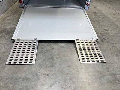 Cheval Liberte Debon C1000 Roadster Autotransporter geschlossen