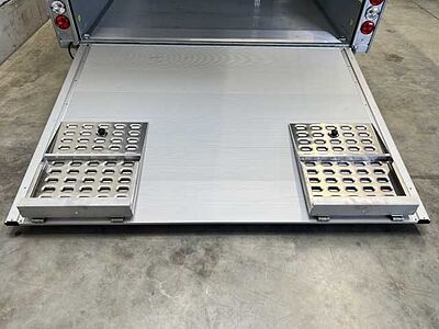 Cheval Liberte Debon C1000 Roadster Autotransporter geschlossen