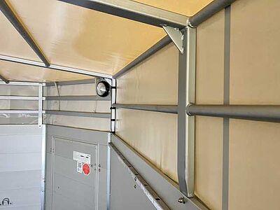 Böckmann VA 4520/35 Plane Viehanhänger