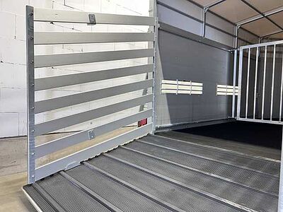 Böckmann VA 4520/35 Plane Viehanhänger