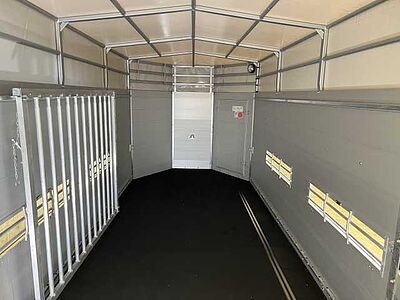 Böckmann VA 4520/35 Plane Viehanhänger