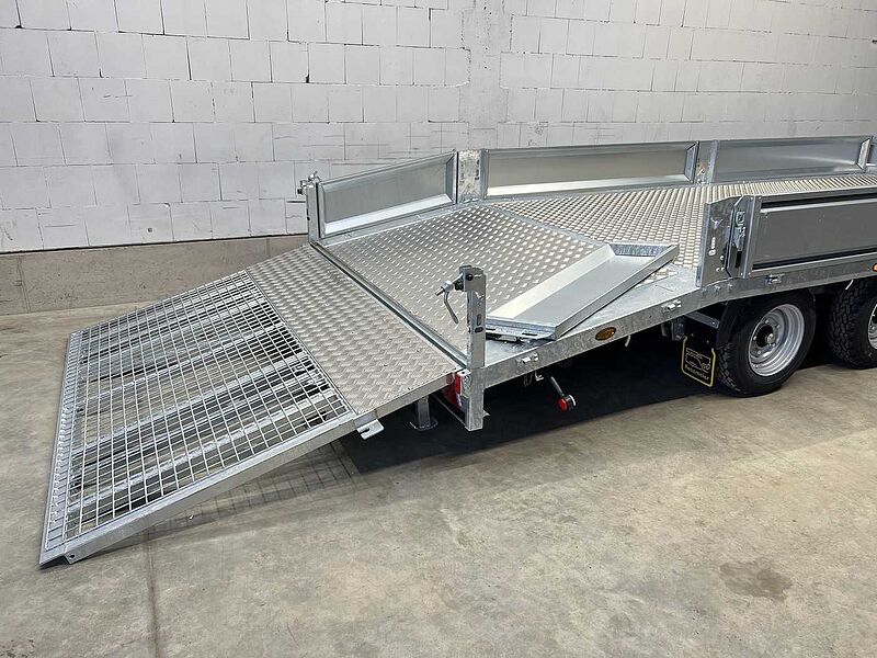 Nugent Beavertail B5523T Tridem Maschinentransporter