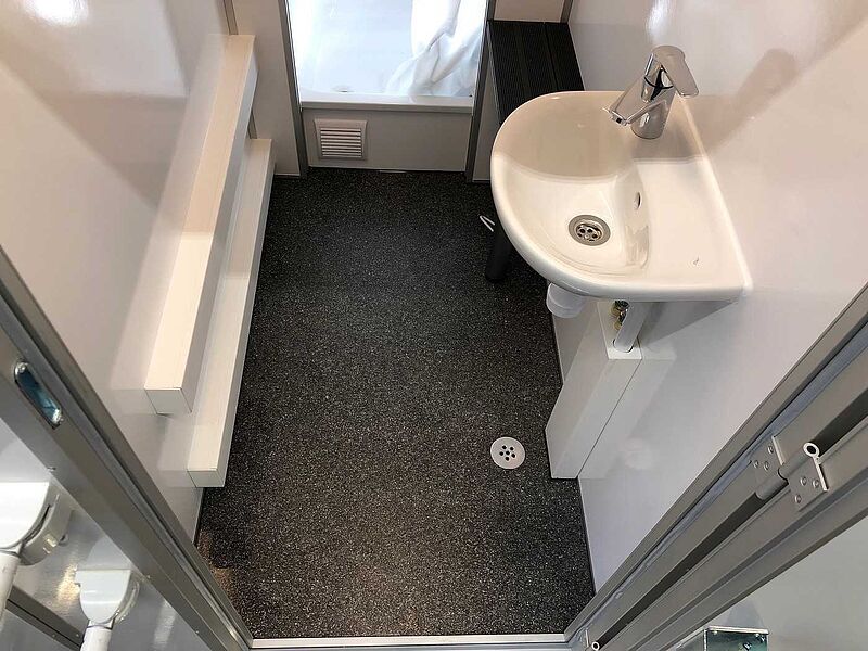 Rosemeier EW TA-NO Duschwagen mit 4 Duschen Toilettenanhänger