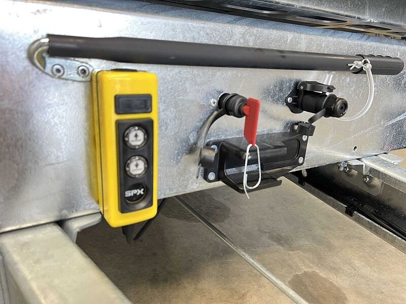 Humbaur HTK 3000.31 Stahl Black Gitter Dreiseitenkipper