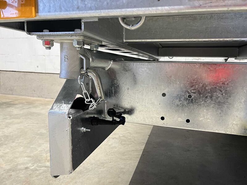 Humbaur HTK 3000.31 Stahl Black Dreiseitenkipper