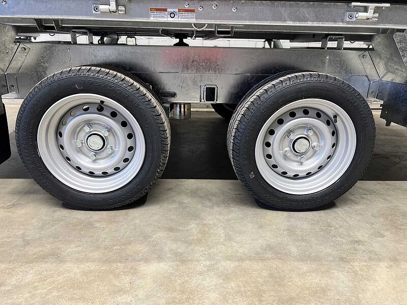 Humbaur HTK 3000.31 Stahl Black Dreiseitenkipper