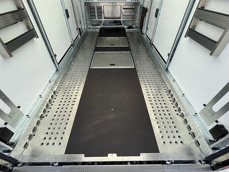 Brian James Race Transporter 5 Autotransporter geschlossen