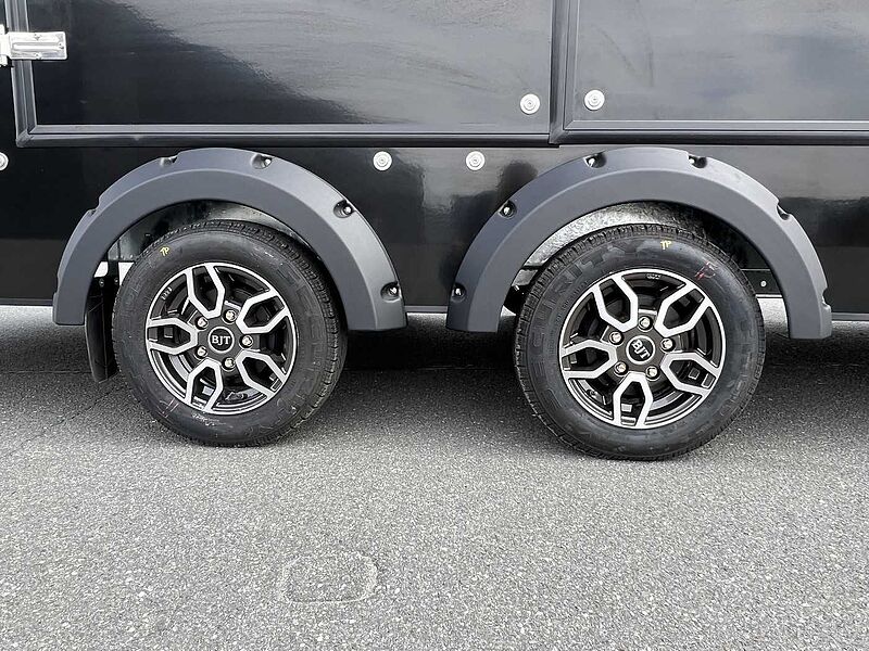 Brian James Race Transporter 5 Autotransporter geschlossen