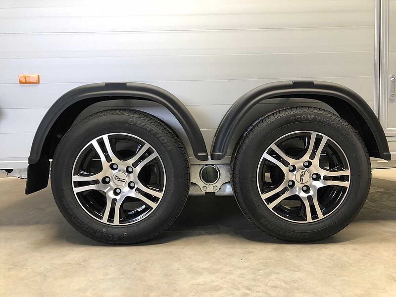 Cheval Liberte Debon C500 Roadster Alu-Felgen Kofferanhänger