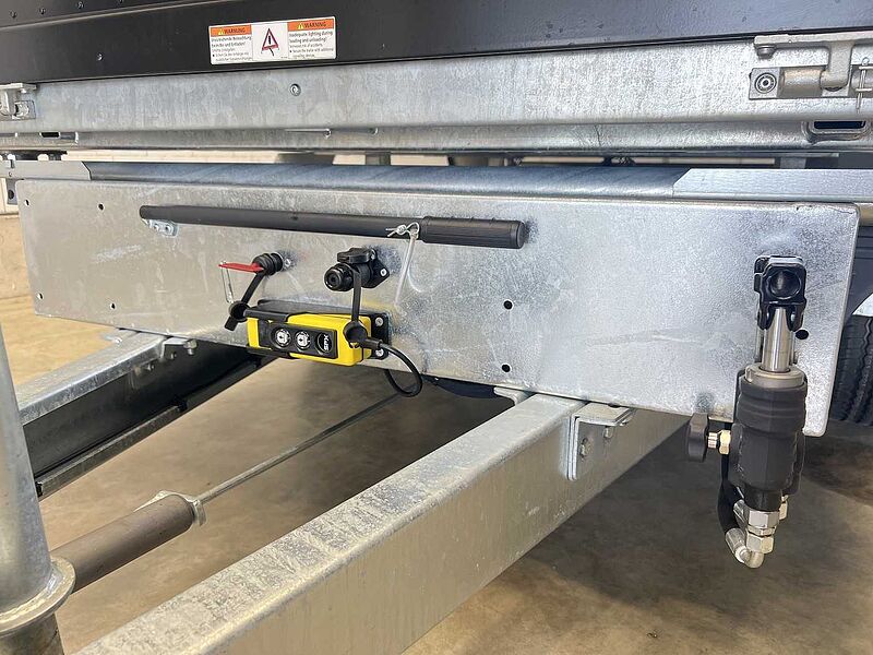 Humbaur HTK 3500.31 Stahl Black Dreiseitenkipper