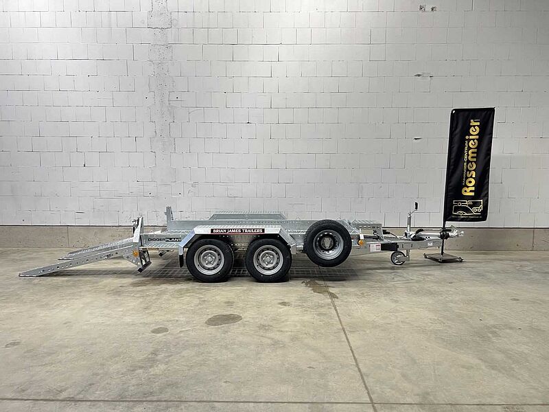 Brian James Cargo Digger Plant 2 Maschinentransporter