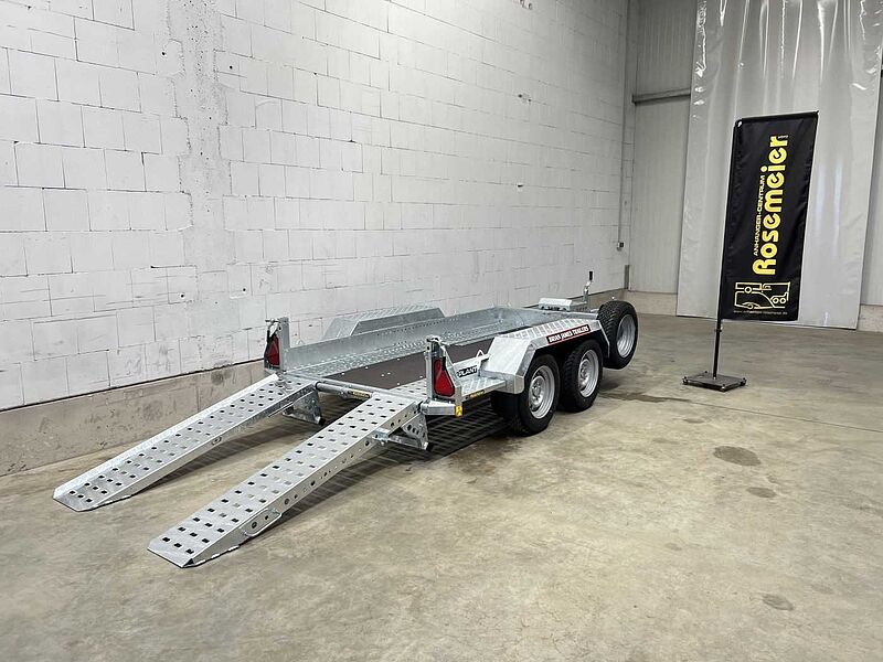 Brian James Cargo Digger Plant 2 Maschinentransporter