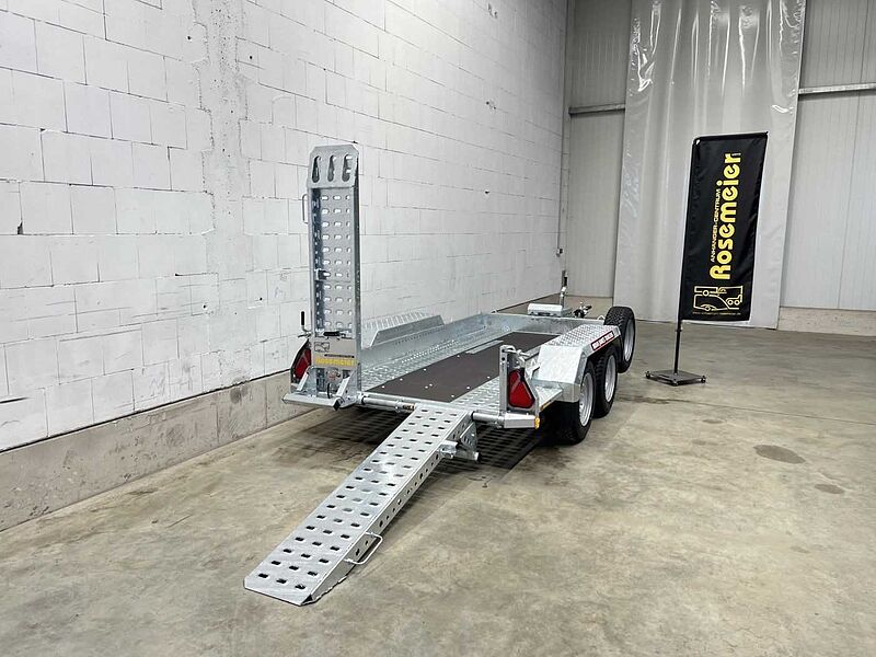 Brian James Cargo Digger Plant 2 Maschinentransporter