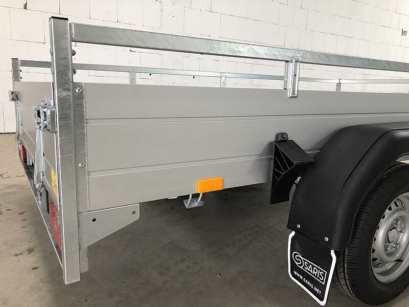 Saris McAlu Pro 305 153 2000 2 Ramp Kastenanhänger geb