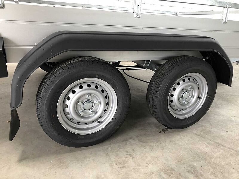 Saris McAlu Pro 305 153 2000 2 Ramp Kastenanhänger geb