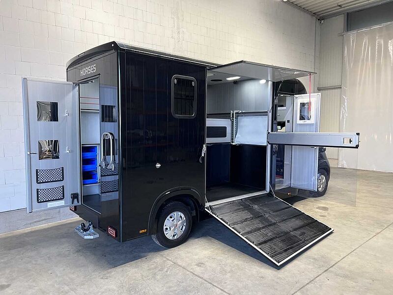 Fiat Böckmann Compact L+ Stall Tour LKW