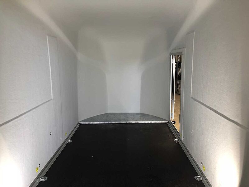 Cheval Liberte Debon Cargo 1300.02+Tür Alu-Felgen Kofferanhänger
