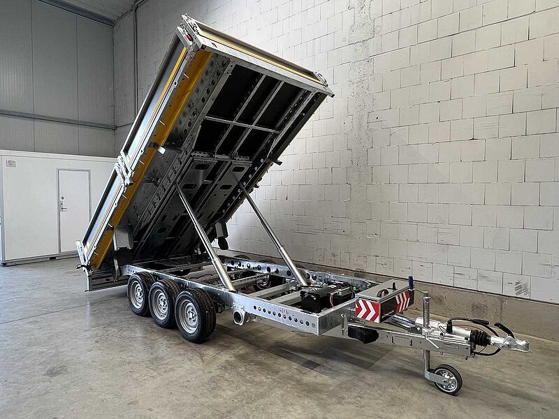 Brian James Cargo Tipper 2 3-Achser Rückwärtskipper