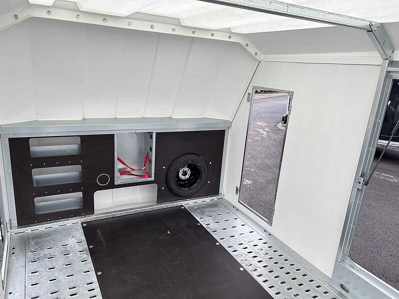 Brian James Race Sport Autotransporter geschlossen