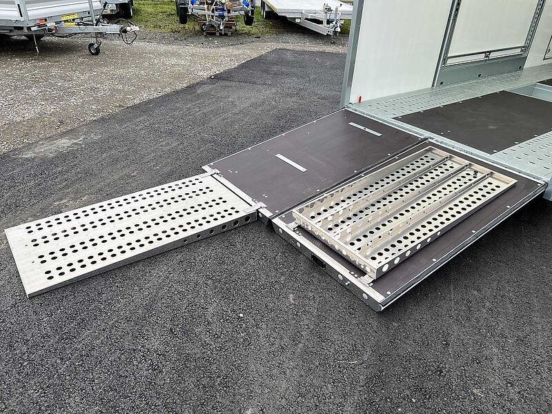 Brian James Race Sport Autotransporter geschlossen