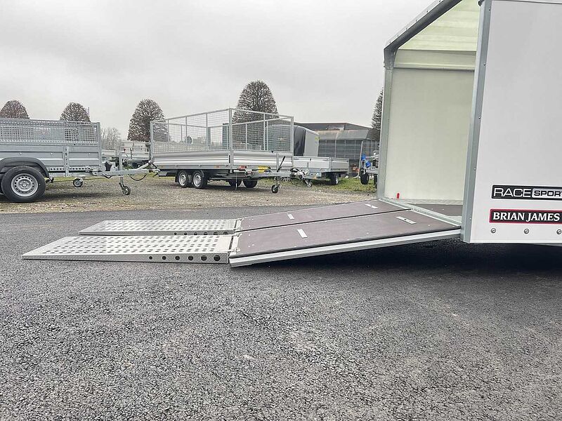Brian James Race Sport Autotransporter geschlossen