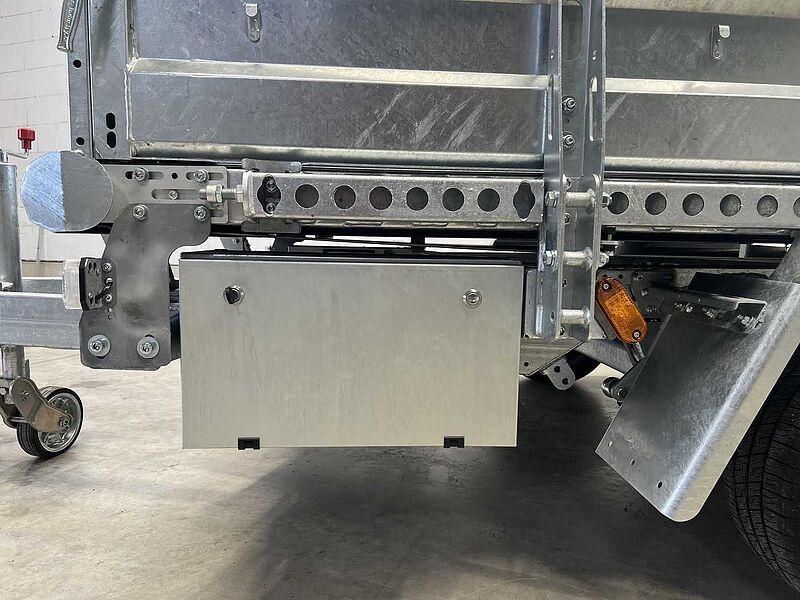 GA 3500 mit Trennwand Abrollanhänger