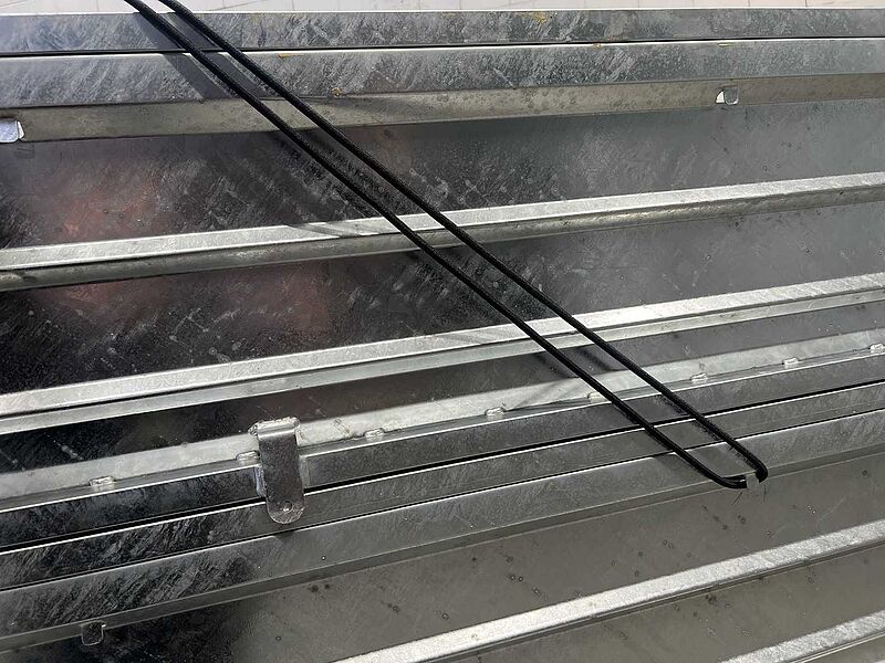GA 3500 mit Trennwand Abrollanhänger