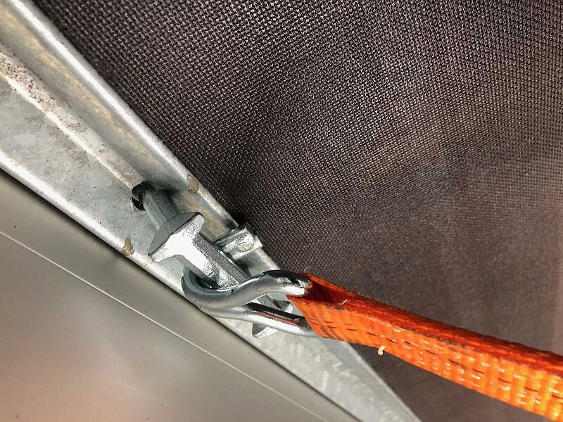 Hapert Azure L-2 Kastenanhänger gebremst