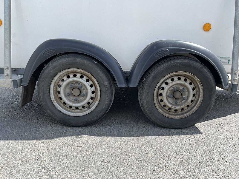 Starline Pferdeanhänger
